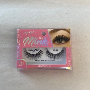 Multi-layered silk mink lashes 💫